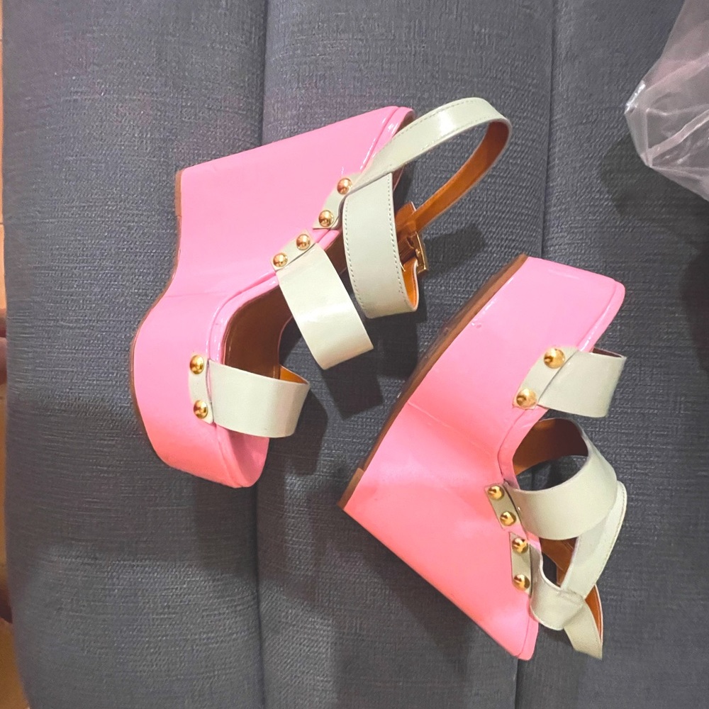 Like new pastel color pretty wedges